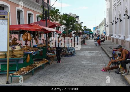 Cienfuegos, Cuba - 11 août 2023 : vue sur le marché touristique de Cinfuegos à Cuba Banque D'Images