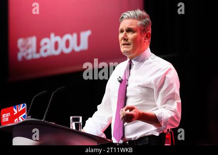 Londres, Royaume-Uni. 10 octobre 2023. Le leader travailliste Keir Starmer prend la parole lors de la conférence du Parti travailliste à Liverpool. Le crédit photo devrait être : Matt Crossick/Empics/Alamy Live News Banque D'Images