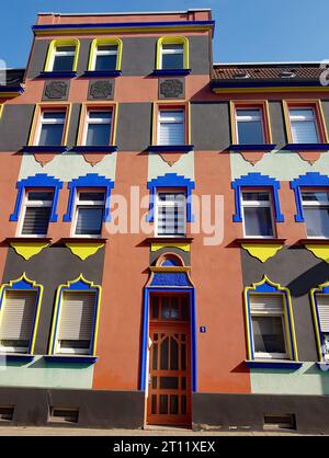 Façade colorée à Otto-Richter-Strasse n ° 1 à Magdebourg, Allemagne, 1922 Banque D'Images