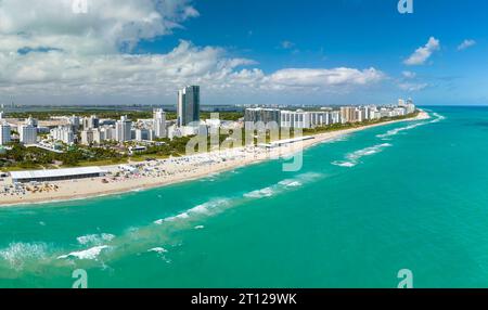 Miami Beach ville vue d'en haut. Lieu de vacances populaire aux États-Unis Banque D'Images