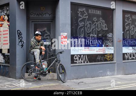 L’extérieur abrité de la boîte de nuit de Madame Jojo, qui a fermé en 2014. 8-10 Brewer Street, Soho, Londres, Royaume-Uni. 22 octobre 2022 Banque D'Images