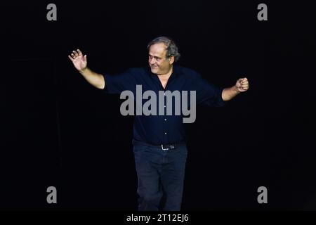 Turin, Italie. 10 octobre 2023. Michel Platini lors du 'ensemble, un Black & White Show', un événement organisé par la Juventus FC à l'occasion des célébrations des 100 ans de la famille Agnelli en tant que président du club. Crédit : Nicolò Campo/Alamy Live News Banque D'Images