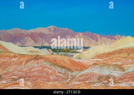 Parc géologique national Zhangye Danxia de Rainbow Moutain, Zhangye - Chine. Coucher de soleil avec espace de copie pour le texte Banque D'Images