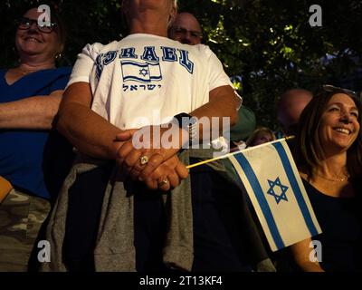 Sandy Springs, Géorgie, États-Unis. 10 octobre 2023. Des milliers de personnes se rassemblent en solidarité avec Israël après les attaques du Hamas contre Israël. (Image de crédit : © Sue Dorfman/ZUMA Press Wire) USAGE ÉDITORIAL SEULEMENT! Non destiné à UN USAGE commercial ! Banque D'Images