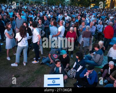 Sandy Springs, Géorgie, États-Unis. 10 octobre 2023. Des milliers de personnes se rassemblent en solidarité avec Israël après les attaques du Hamas contre Israël. (Image de crédit : © Sue Dorfman/ZUMA Press Wire) USAGE ÉDITORIAL SEULEMENT! Non destiné à UN USAGE commercial ! Banque D'Images