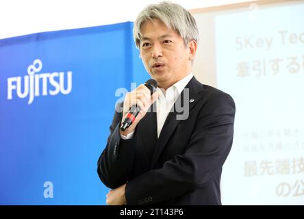 Kawasaki, Japon. 11 octobre 2023. Le géant japonais de l'informatique Fujitsu, vice-président exécutif et directeur de la recherche Fujitsu Seishi Okamoto, parle de la stratégie de l'entreprise en matière de recherche et développement au laboratoire Fujitsu de Kawasaki, en banlieue de Tokyo, le mercredi 11 octobre 2023. (Photo de Yoshio Tsunoda/AFLO) Banque D'Images