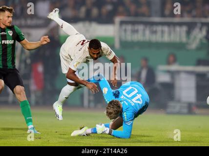 Muenster, Deutschland. 26 septembre 2023. Firo : 09/26/2023 football : football : DFB Cup 1e tour principal SC Preussen Preussen SCP Muenster Munster - FC Bayern Munich Muenchen duels, Serge Gnabry contre Johannes Schenk crédit : dpa/Alamy Live News Banque D'Images