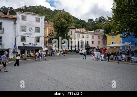 Sintra vieille ville historique Sintra est une ville et une municipalité dans la région du Grand Lisbonne au Portugal, Une destination touristique majeure célèbre pour son pictu Banque D'Images