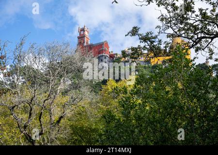 Palais de Pena de Sintra, site du patrimoine mondial de l'UNESCO, Portugal Sintra est une ville et une municipalité dans la région du Grand Lisbonne au Portugal, Un grand touris Banque D'Images