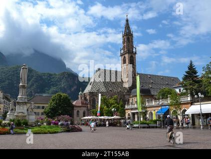 Bozen-Bolzano, Tyrol du Sud, Italie - août 8,2011 : célèbre place Walther Banque D'Images