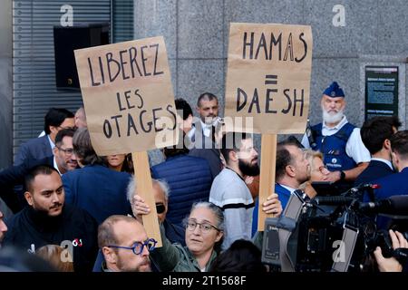 Bruxelles, Belgique. 11 octobre 2023. Bruxelles, Belgique, le 11 octobre 2023. Les gens participent au moment solennel sur le Parlement européen en solidarité des victimes des attentats de la terreur en Israël. Bruxelles, Belgique, le 11 octobre 2023. Crédit : ALEXANDROS MICHAILIDIS/Alamy Live News Banque D'Images