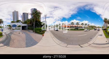 Vue panoramique à 360° de Sunny Isles Beach, FL, USA - 6 octobre 2023 : 360 photo équirectangulaire Marenas Resort