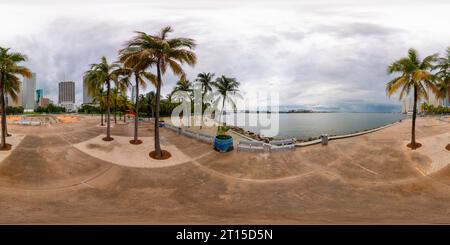 Vue panoramique à 360° de Miami, FL, USA - 6 octobre 2023 : 360 photo équirectangulaire Bayside Bayfront Park