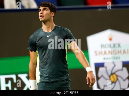 Shanghai, Chine. 11 octobre 2023. Carlos Alcaraz, d'Espagne, réagit lors de la ronde masculine de 16 entre Carlos Alcaraz, d'Espagne, et Grigor Dimitrov, de Bulgarie, au tournoi de tennis ATP Shanghai Masters à Shanghai, dans l'est de la Chine, le 11 octobre 2023. Crédit : Wang Lili/Xinhua/Alamy Live News Banque D'Images