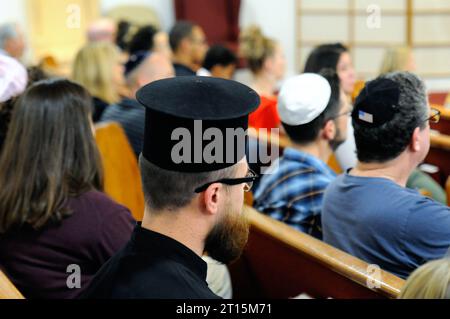 Melbourne, Comté de Brevard, Floride, États-Unis. 10 octobre 2023 Temple Beth Sholom a tenu un «rassemblement de prière pour Israël» dans un rassemblement interreligieux ce soir. Crédit photo : Julian Leek/Alamy Live News Banque D'Images