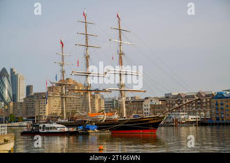 Trois mâts Clipper Stad Amsterdam River Thames ville de Londres Angleterre Banque D'Images