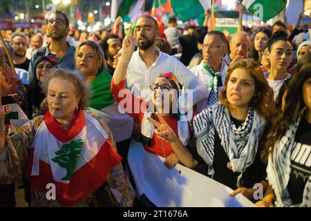 Barcelone, Barcelone, Espagne. 11 octobre 2023. Des centaines de personnes se rassemblent au siège de l'UE en solidarité avec la Palestine et contre ce qu'elles considèrent comme le colonialisme et l'apartheid israélien. Benjamin Netanyahu réagit durement contre la population civile palestinienne de la bande de Gaza aux attaques de Hammas de la semaine dernière. (Image de crédit : © Marc Asensio Clupes/ZUMA Press Wire) USAGE ÉDITORIAL SEULEMENT! Non destiné à UN USAGE commercial ! Banque D'Images