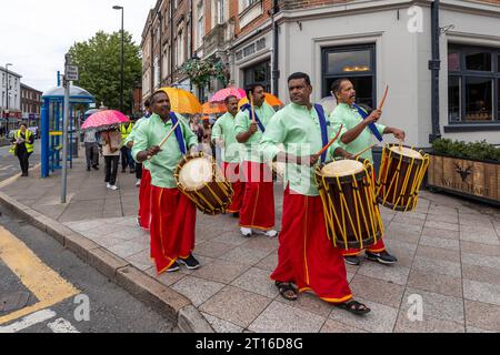 La Warrington Ethnic Communities Association (WECA) a tenu son festival annuel MELA qui a réussi à renforcer la cohésion communautaire et à soutenir l'intégration Banque D'Images