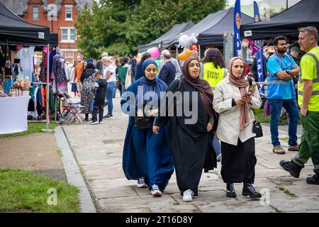 La Warrington Ethnic Communities Association (WECA) a tenu son festival annuel MELA qui a réussi à renforcer la cohésion communautaire et à soutenir l'intégration Banque D'Images