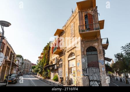 Jaffa, Israël - 10 octobre 2023 : vue depuis les rues historiques de Jaffa, une ancienne ville portuaire Levantine fondée par les Cananéens qui fait maintenant partie o Banque D'Images