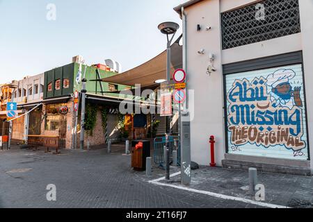 Jaffa, Israël - 10 octobre 2023 : vue depuis les rues historiques de Jaffa, une ancienne ville portuaire Levantine fondée par les Cananéens qui fait maintenant partie o Banque D'Images