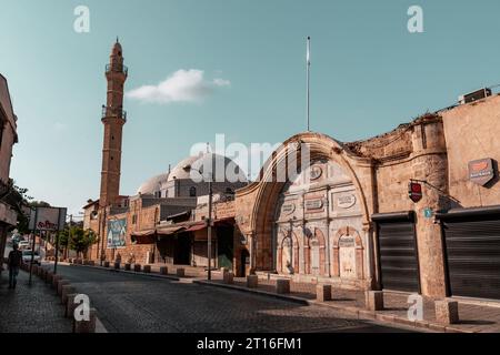 Jaffa, Israël - 10 octobre 2023 : la mosquée Mahmoudiya est la plus grande et la plus importante mosquée de Jaffa, qui fait maintenant partie de la plus grande ville de tel Aviv-Y Banque D'Images