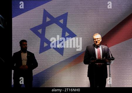 Gedenkveranstaltung Israelitische Kultusgemeinde Wien IKG für die Opfer und Vermissten in Israel - standwithisrael 11. Oktober 2023, Wien, Ballhausplatz manifestation, Kundgebung Wien Autriche *** événement commémoratif Israelitische Kultusgemeinde Wien IKG pour les victimes et les disparus en Israël standwithisrael 11 octobre 2023, Vienne, Ballhausplatz manifestation, rallye Wien Autriche AVN101002557054 Banque D'Images