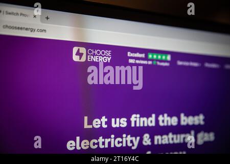 Photo d'un panneau avec le logo de Choose Energy sur leur site Web. Choisir l'énergie est une entreprise qui fait la comparaison des prix parmi les services publics fournis Banque D'Images