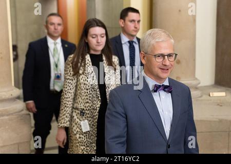 WASHINGTON, D.C., ÉTATS-UNIS. 11 octobre 2023. PATRICK MCHENRY (R-N.C.) quitte le bureau du président de la Chambre au Capitole des États-Unis à Washington, DC (crédit image : © Branden Camp/ZUMA Press Wire) POUR USAGE ÉDITORIAL SEULEMENT! Non destiné à UN USAGE commercial ! Banque D'Images