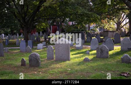 Salem, ma. Décorations Halloween festoon Derby St dans le centre-ville de Salem, ma. 9 octobre 2023. Veronica Bruno / Alamy Live News Banque D'Images