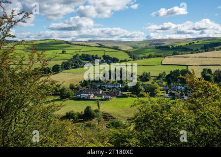 Le village de Rainow dans les collines près de Macclesfield, Cheshire, Angleterre. Une journée ensoleillée en fin d'été à la frontière du Peak District. Banque D'Images