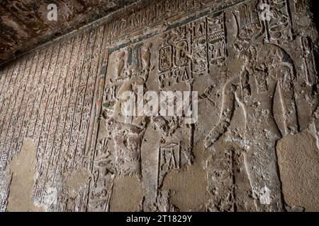 La chapelle taillée dans la roche de la reine Hatshepsout « SPEOS Artemidos » connue sous le nom de Stabl Antar, en Égypte centrale. Banque D'Images