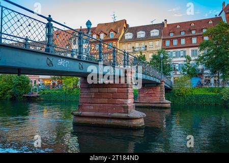 STRASBOURG, GRAND est, FRANCE - CIRCA AOÛT, 2023 : le paysage urbain de la ville de Strasbourg en France. Banque D'Images