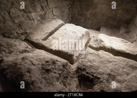 Jérusalem, Israël - 13 octobre 2017 : tunnel du mur occidental avec carrière de la deuxième période du Temple et plafonds sous les murs du Mont du Temple dans la vieille ville Banque D'Images