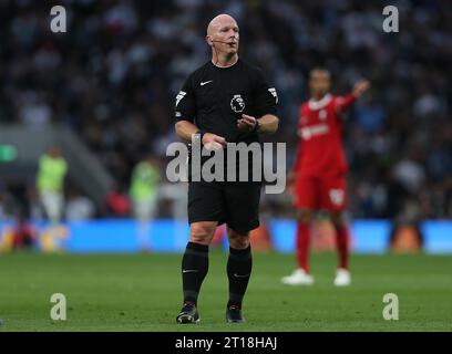 Arbitre, Simon Hooper. - Tottenham Hotspur v Liverpool, Premier League, Tottenham Hotspur Stadium, Londres, Royaume-Uni - 30 septembre 2023. Usage éditorial uniquement - des restrictions DataCo s'appliquent Banque D'Images