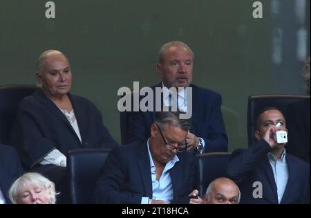 Alan Sugar, tsar d'entreprise au Département des affaires, de l'innovation et des compétences du Royaume-Uni. - Tottenham Hotspur v Liverpool, Premier League, Tottenham Hotspur Stadium, Londres, Royaume-Uni - 30 septembre 2023. Usage éditorial uniquement - des restrictions DataCo s'appliquent Banque D'Images