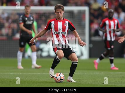 Mathias Jensen de Brentford. - Brentford v Crystal Palace, Premier League, GTECH Community Stadium, Londres, Royaume-Uni - 26 août 2023.. Usage éditorial uniquement - des restrictions DataCo s'appliquent Banque D'Images