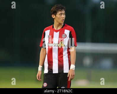 Ji soo Kim de Brentford B. - Chelsea U21 contre Brentford B, amical de pré-saison, Chelsea FC Cobham Training Ground, Surrey. - 1 août 2023. Usage éditorial uniquement - des restrictions DataCo s'appliquent. Banque D'Images