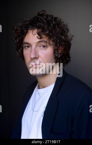 Vincent Lacoste pose lors du 71e Festival International du film de San Sebastian à l’Hôtel Maria Cristina à Donostia / San Sebastian. Banque D'Images