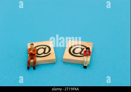 figurines miniatures et symboles d'email Banque D'Images