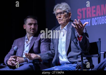 MIAMI, FL-OCT 11 : le producteur, réalisateur Orlando Cicilia III et l’acteur Eric Roberts sont vus lors de l’avant-première de “HAMMER” au Koubek Center à Miami, Floride, le 11 octobre 2023. (Photo Alberto E. Tamargo/Sipa USA) Banque D'Images