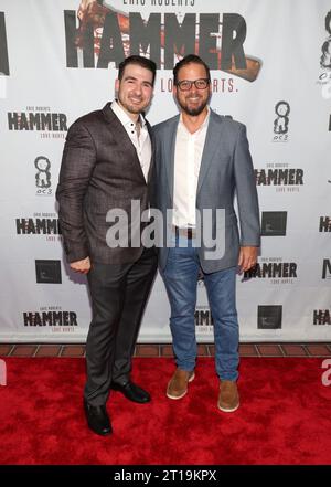 MIAMI, FL-OCT 11 : le producteur, réalisateur Orlando Cicilia III et Carlos Lopez Cantera sont vus lors du visionnement privé de “HAMMER” au Koubek Center à Miami, Floride, le 11 octobre 2023. (Photo Alberto E. Tamargo/Sipa USA) Banque D'Images