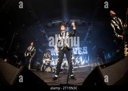 Milan, Italie. 02 octobre 2023. MILAN, ITALIE - 2 OCTOBRE : The Hives se produit au Magazzini Generali Milan le 2 octobre 2023 à Milan, Italie. (Photo de Roberto Finizio/NurPhoto) crédit : NurPhoto SRL/Alamy Live News Banque D'Images