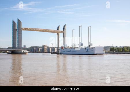 Bordeaux , France - 10 06 2023 : Canopée Canopy ariane Group jifmar bateau cargo français premier cargo moderne à voile équipé de quatre Ocea Banque D'Images