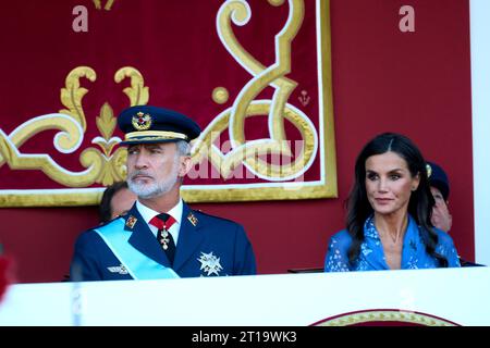 Madrid. Espagne. 20231012, le roi Felipe VI d'Espagne, la reine Letizia d'Espagne assiste à la fête nationale : Parade militaire le 12 octobre 2023 à Madrid, Espagne Banque D'Images