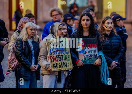 Wroclaw, Wroclaw, Pologne. 12 octobre 2023. Organiser une manifestation à Wroclaw contre le meurtre de Palestiniens par Israël. n/z Free Palestine démonstration (crédit image : © Krzysztof Zatycki/ZUMA Press Wire) À USAGE ÉDITORIAL SEULEMENT! Non destiné à UN USAGE commercial ! Banque D'Images