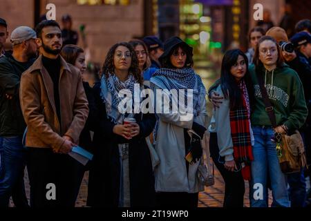 Wroclaw, Wroclaw, Pologne. 12 octobre 2023. Organiser une manifestation à Wroclaw contre le meurtre de Palestiniens par Israël. n/z Free Palestine démonstration (crédit image : © Krzysztof Zatycki/ZUMA Press Wire) À USAGE ÉDITORIAL SEULEMENT! Non destiné à UN USAGE commercial ! Banque D'Images