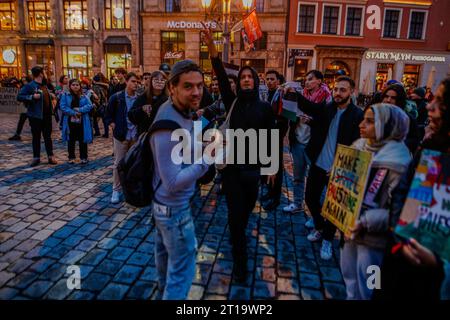 Wroclaw, Wroclaw, Pologne. 12 octobre 2023. Organiser une manifestation à Wroclaw contre le meurtre de Palestiniens par Israël. n/z Free Palestine démonstration (crédit image : © Krzysztof Zatycki/ZUMA Press Wire) À USAGE ÉDITORIAL SEULEMENT! Non destiné à UN USAGE commercial ! Banque D'Images