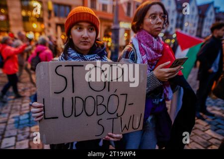 Wroclaw, Wroclaw, Pologne. 12 octobre 2023. Organiser une manifestation à Wroclaw contre le meurtre de Palestiniens par Israël. n/z Free Palestine démonstration (crédit image : © Krzysztof Zatycki/ZUMA Press Wire) À USAGE ÉDITORIAL SEULEMENT! Non destiné à UN USAGE commercial ! Banque D'Images