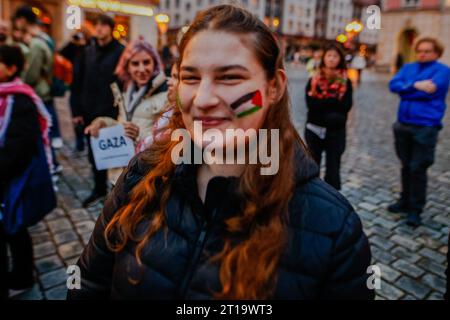 Wroclaw, Wroclaw, Pologne. 12 octobre 2023. Organiser une manifestation à Wroclaw contre le meurtre de Palestiniens par Israël. n/z Free Palestine démonstration (crédit image : © Krzysztof Zatycki/ZUMA Press Wire) À USAGE ÉDITORIAL SEULEMENT! Non destiné à UN USAGE commercial ! Banque D'Images